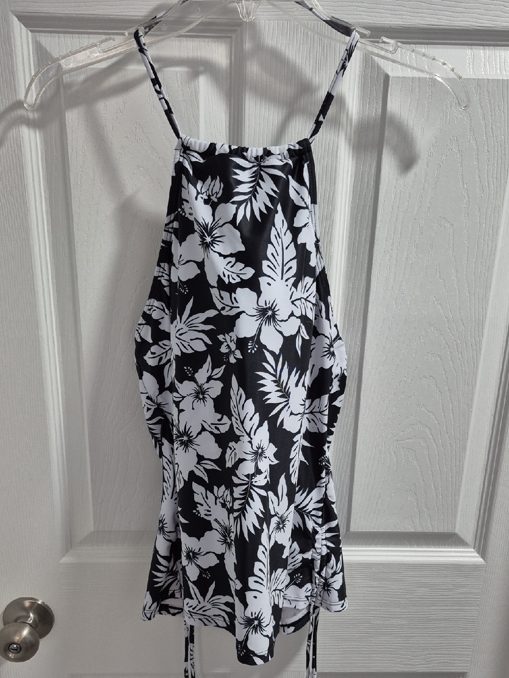 Black & White Floral Halter Tank Top - Women